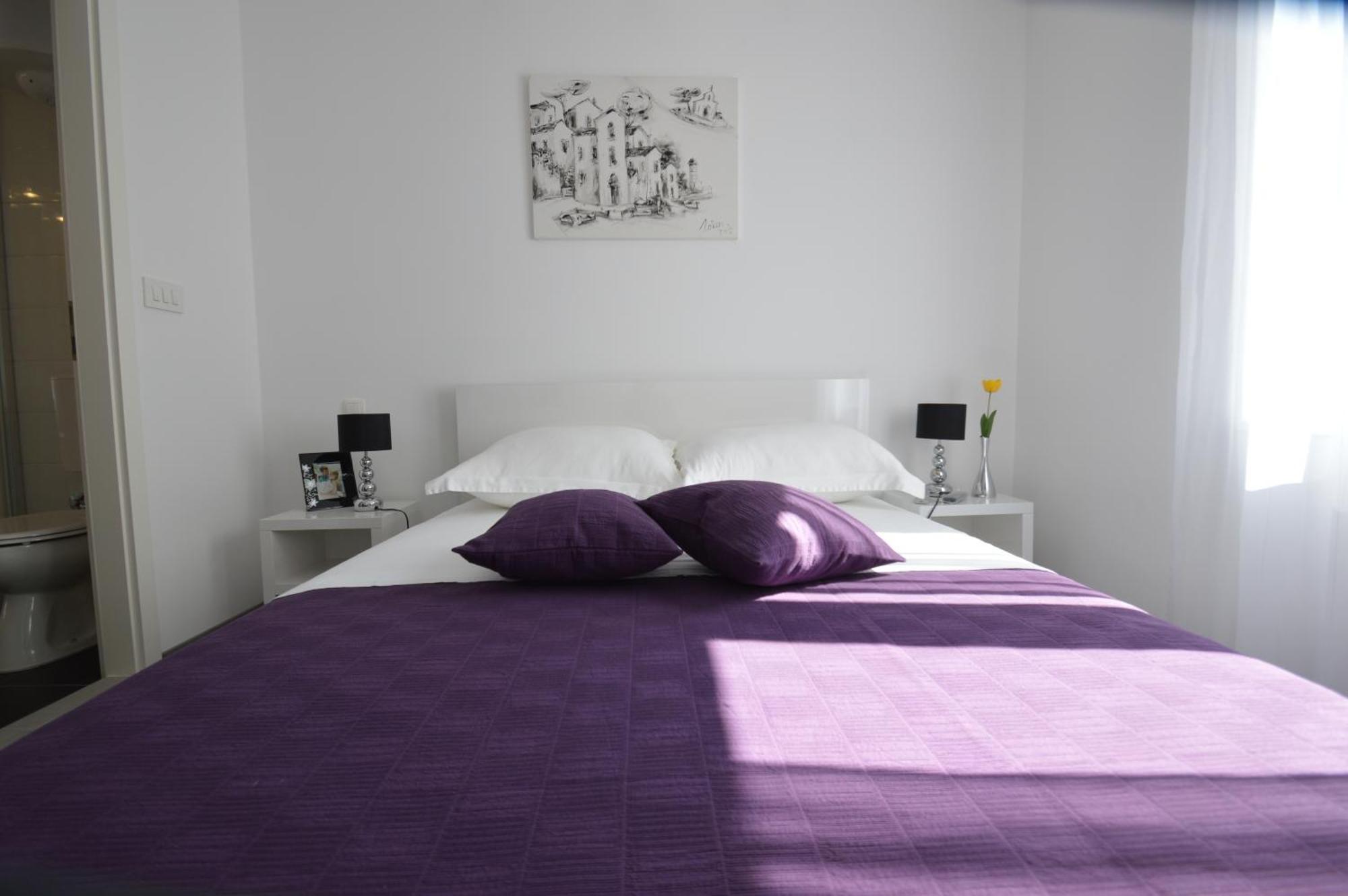 Downtown Main Street Apartman